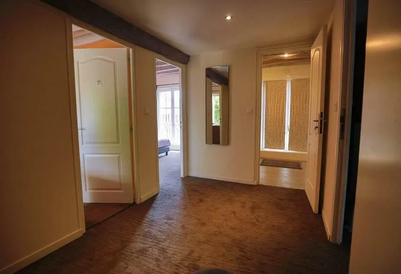 Quarto Familiar, Ferme Du Roy