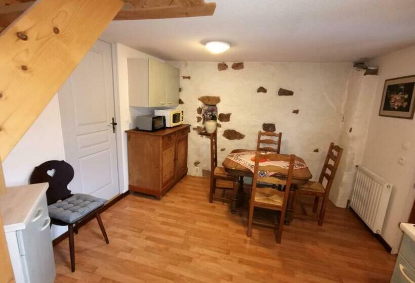 Апартаменты 2 Спальни, Gîte La Charmaie