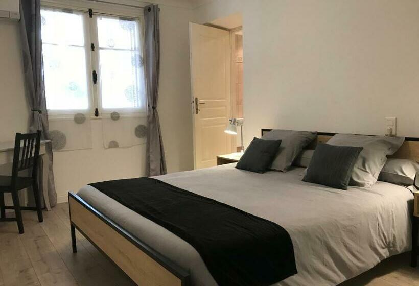 חדר אקונומי, I Casilari