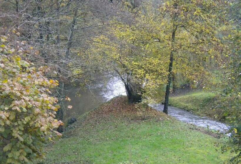 غرفة عائلية, Le Moulin Garnier