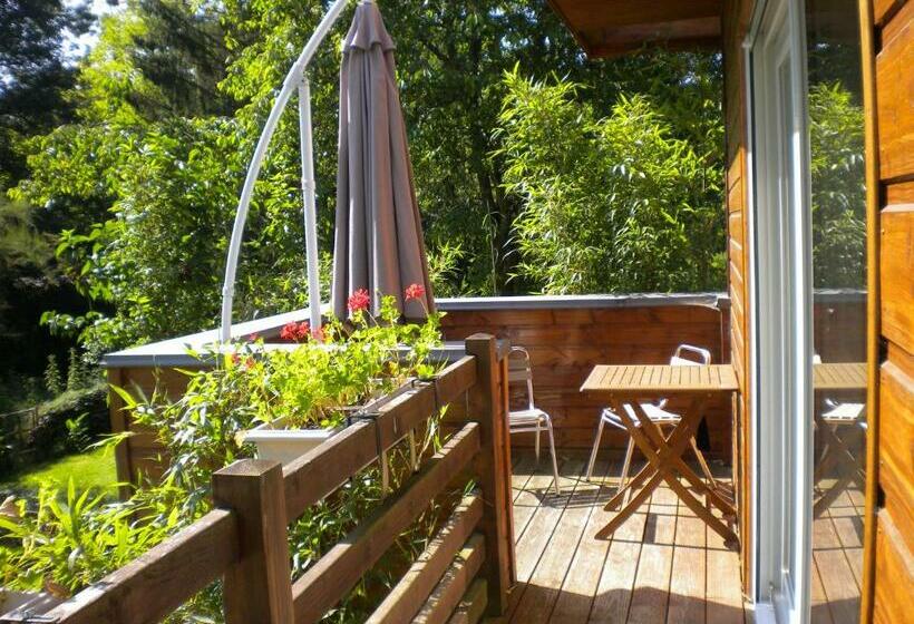 Standard bungalow with terrace, Le Moulin Garnier