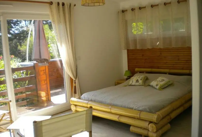 Standard bungalow with terrace, Le Moulin Garnier
