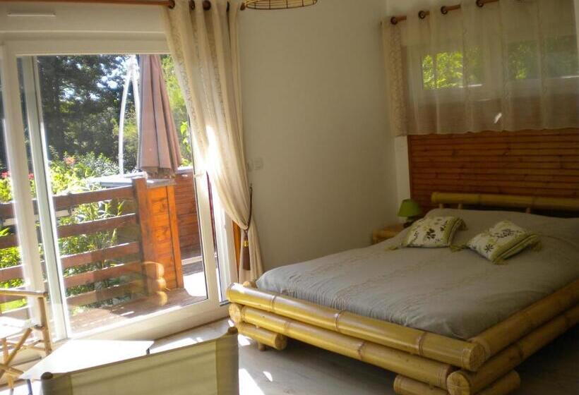 بنغل قياسي مع تراس, Le Moulin Garnier