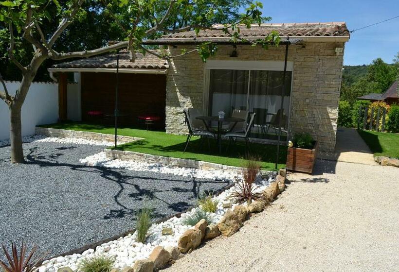 标准工作室带泳池景, Le Refuge