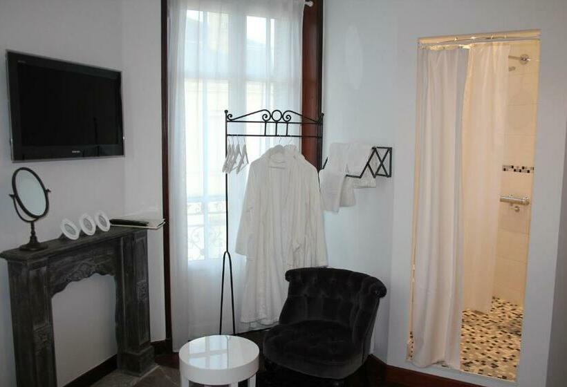 غرفة قياسية, Les Bruyères