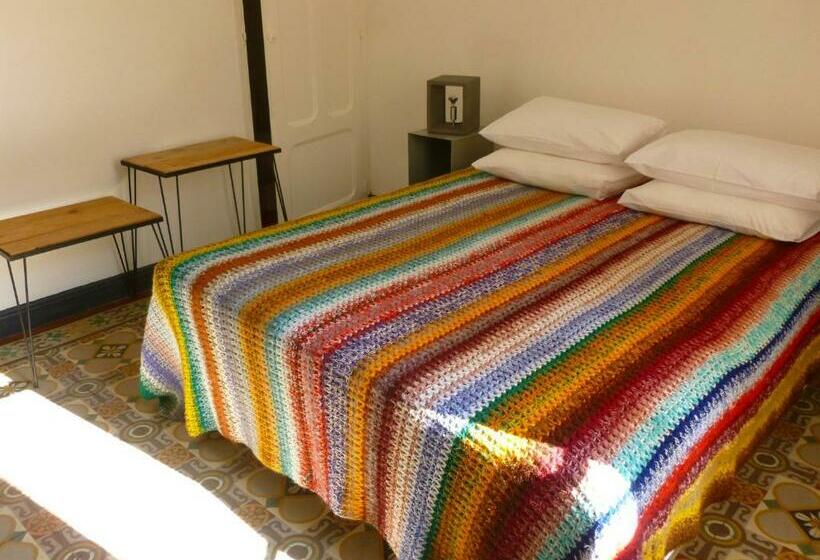 スタンダードルーム, Les Cagettes En Ville