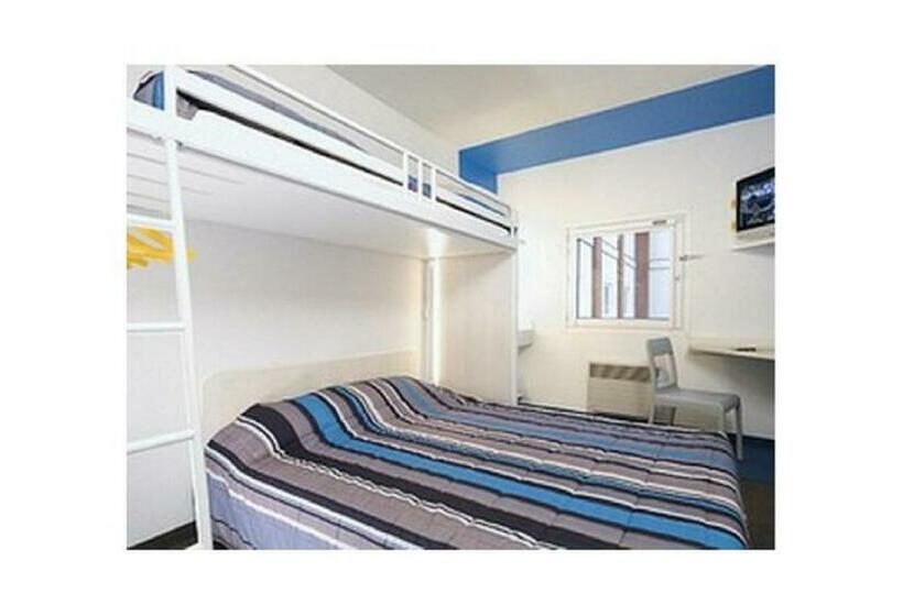 غرفة قياسية ثلاثية حمام مشترك, F1 Remiremont Saint Nabord