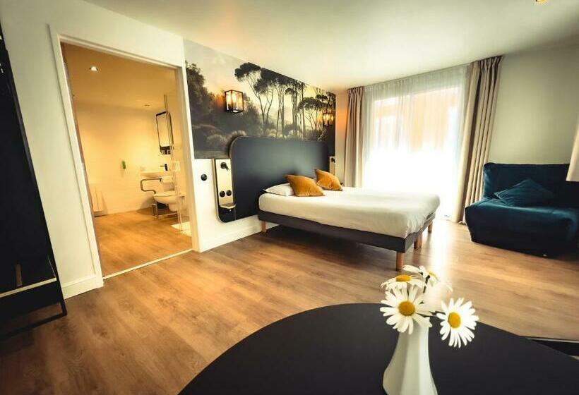 غرفة قياسية رباعية, Grand Hôtel De Bretagne