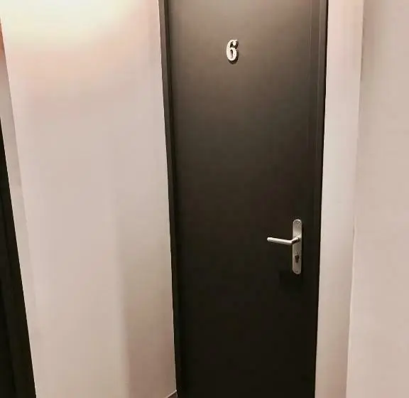 اتاق استاندارد یک نفره, Hôtel Beauséjour