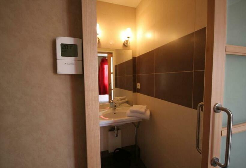 Номер Стандарт, Hôtel D'arcins