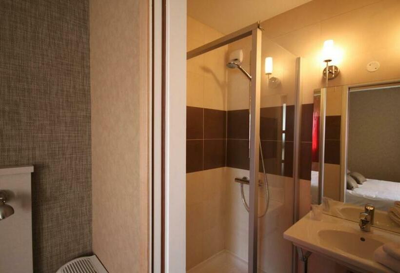 Номер Стандарт, Hôtel D'arcins