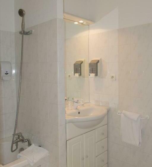 스탠다드 룸, Logis Hôtel Le Rochelois