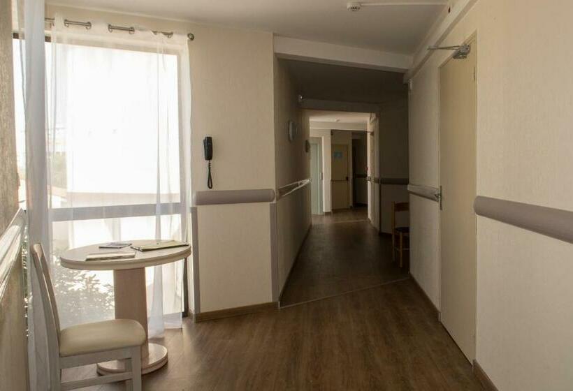 스탠다드 룸, Logis Hôtel Le Rochelois