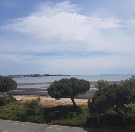 발코니 디럭스 룸, Logis Hôtel Le Rochelois