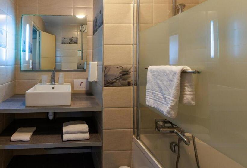 발코니 디럭스 룸, Logis Hôtel Le Rochelois