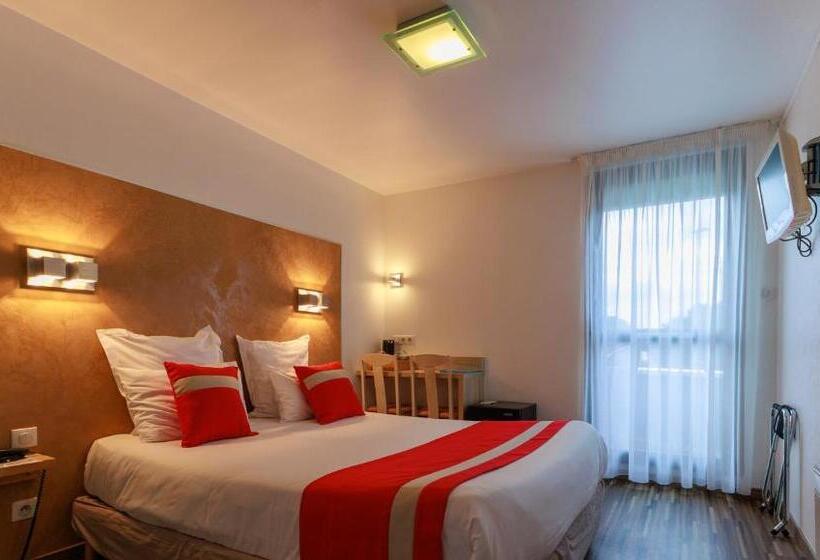 Номер Deluxe с Балконом, Logis Hôtel Le Rochelois