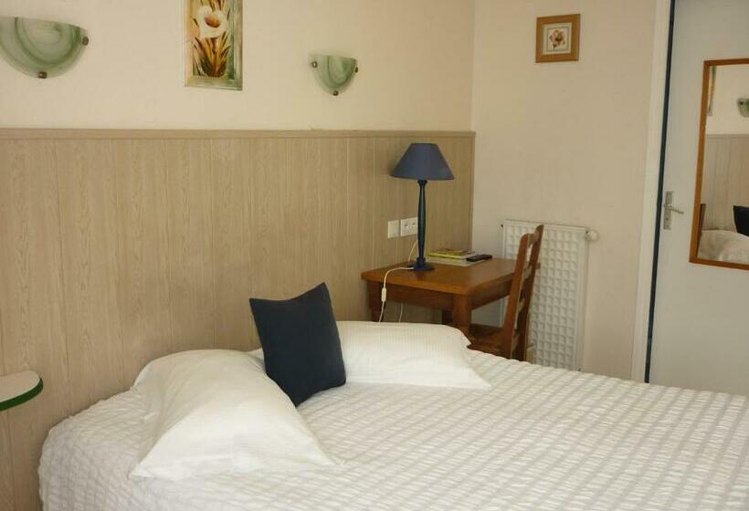 스탠다드 룸, Hôtel Les Voisins Beaucemaine