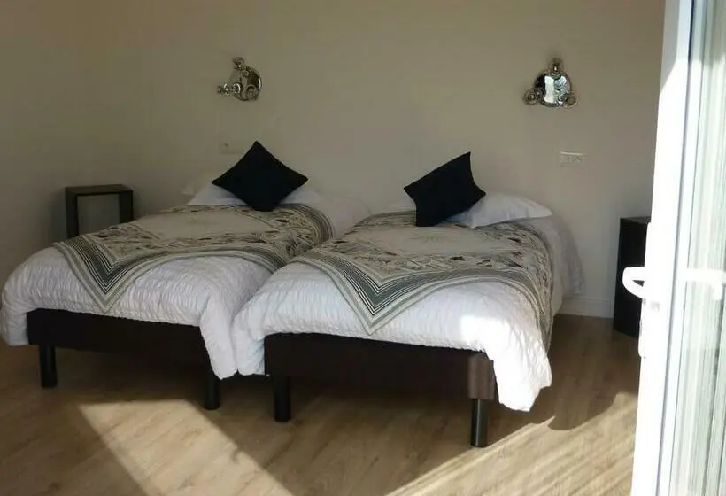 コンフォートルーム, Hôtel Les Voisins Beaucemaine