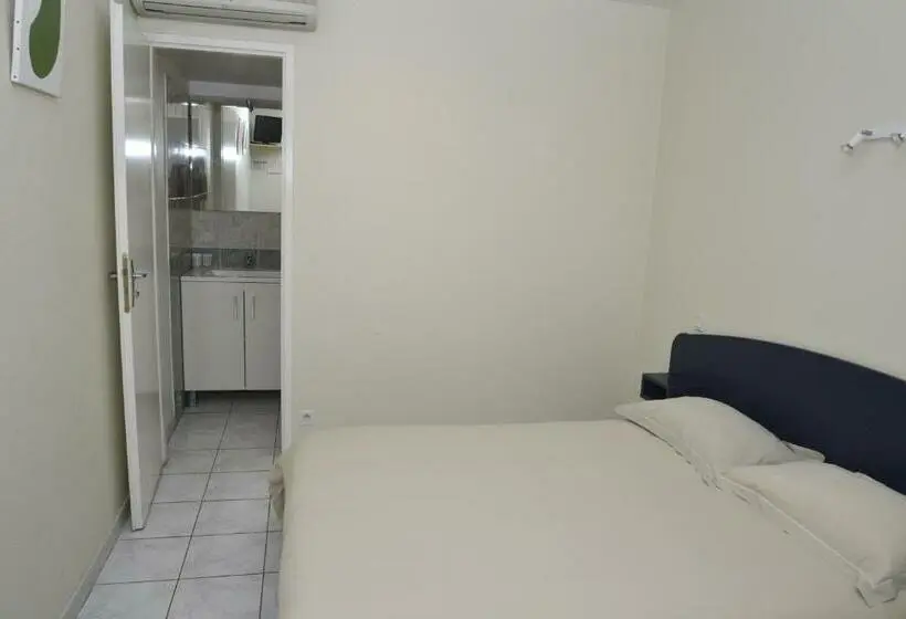 Standard-huone, Hôtel Des Arceaux
