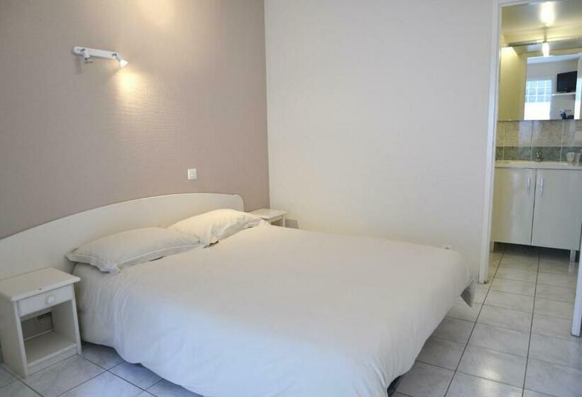 Номер Стандарт, Hôtel Des Arceaux