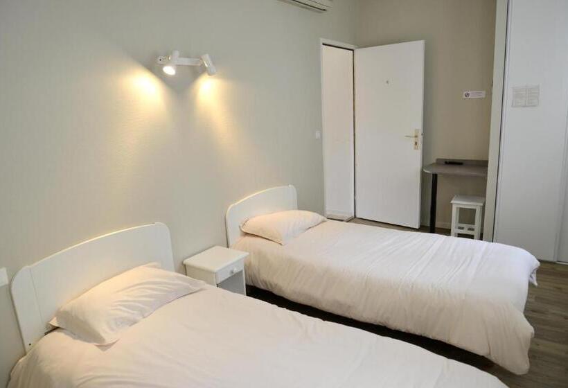 Номер Стандарт, Hôtel Des Arceaux