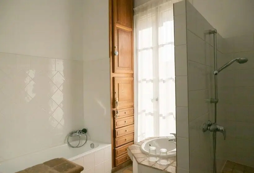 Standard-huone, La Demeure Bed And Breakfast