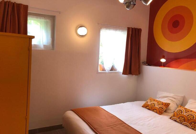 Apartament 1 Sypialnia Ogród, Chambres & Tables D'hôtes L'ostal De Pombonne