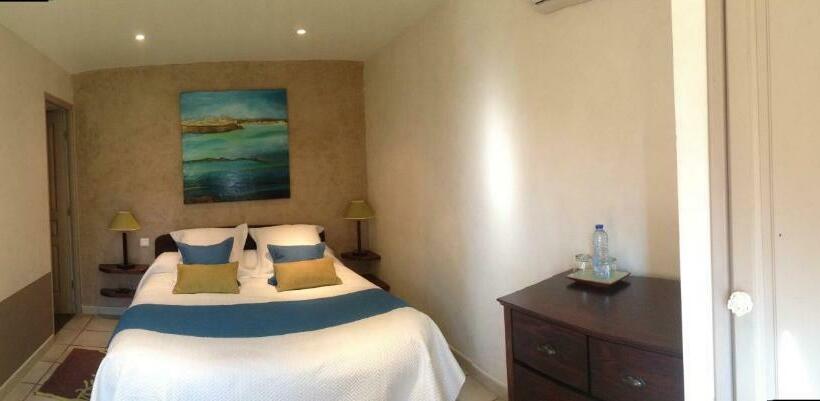 家庭间, La Bastide De Freinet