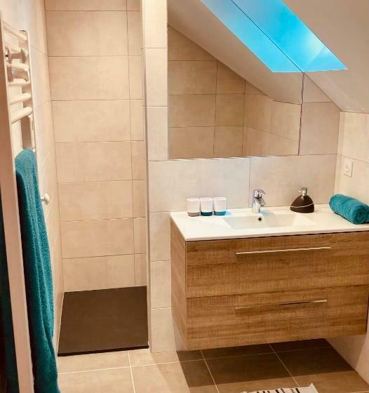 标准间, Les Pieds Dans L Herbe