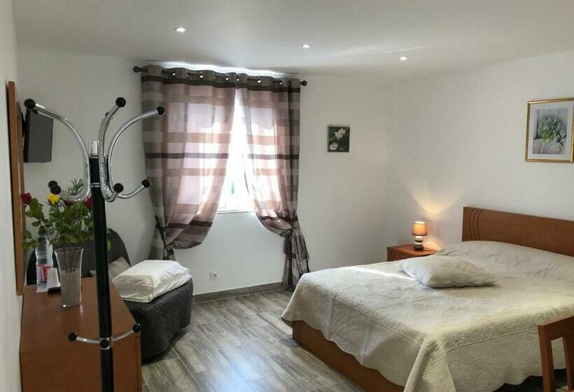 סוויטה משפחתית, Maison Tobias