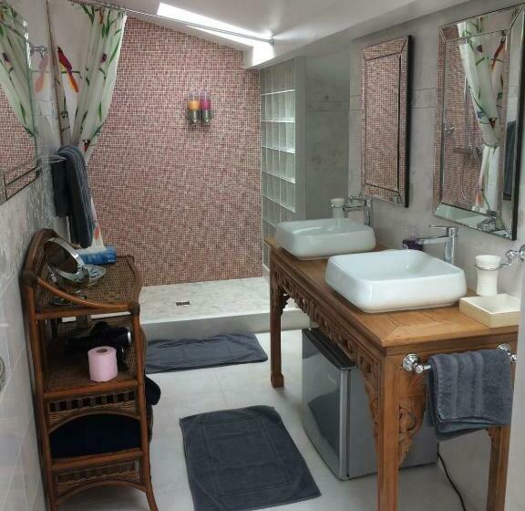 חדר סטנדרט נוף לים עם מרפסת, Villa Erresiñolettean