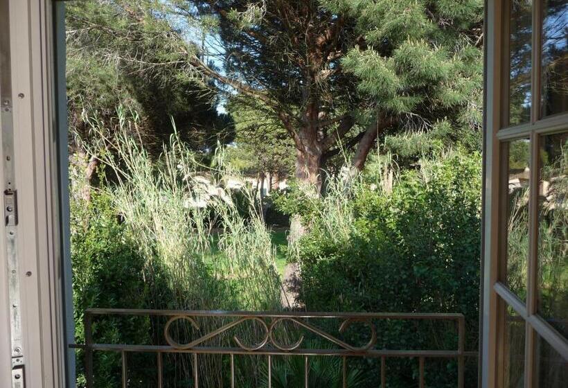 Номер Superior Вид на Бассейн, Villa La Begude   Boutique Luxury B&b