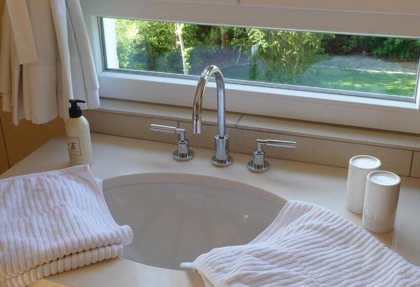 Номер Superior Вид на Бассейн, Villa La Begude   Boutique Luxury B&b