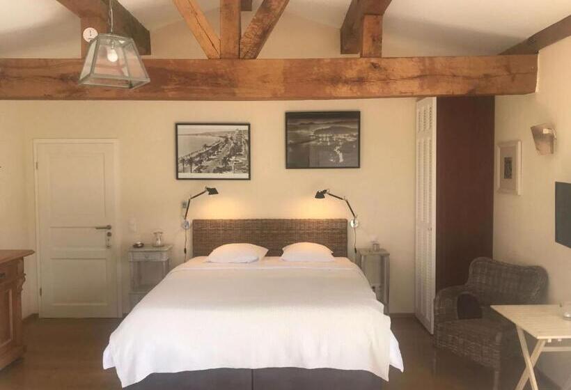 غرفة سوبيريور مطلة على حمام السباحة, Villa La Begude   Boutique Luxury B&b