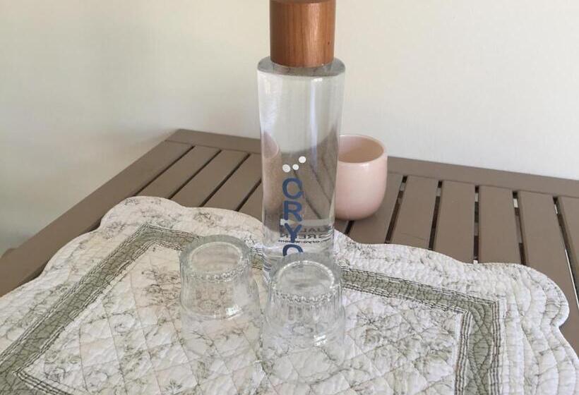 Номер Стандарт Вид на Бассейн, Villa La Begude   Boutique Luxury B&b