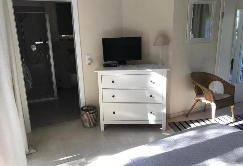 Номер Стандарт Вид на Сад, Villa La Begude   Boutique Luxury B&b