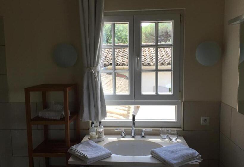غرفة سوبيريور مطلة على حمام السباحة, Villa La Begude   Boutique Luxury B&b