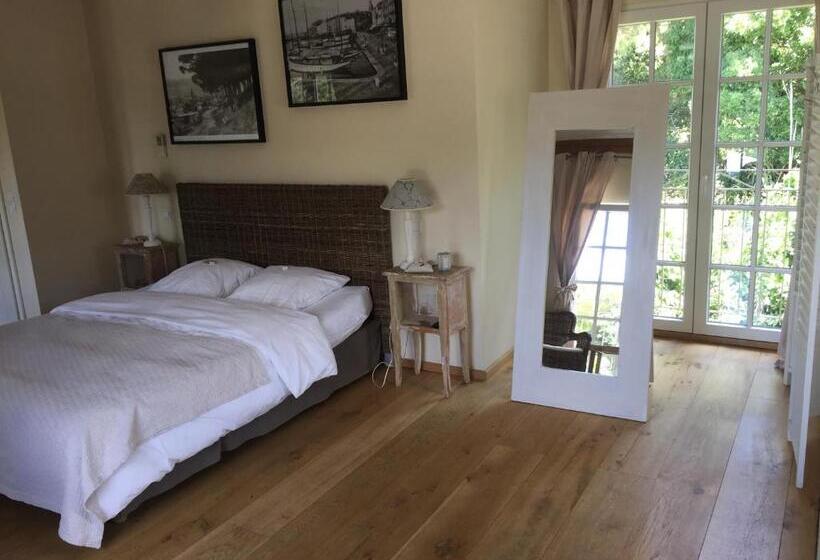 Номер Superior Вид на Бассейн, Villa La Begude   Boutique Luxury B&b