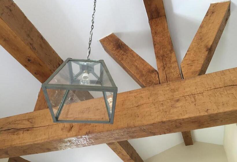غرفة سوبيريور مطلة على حمام السباحة, Villa La Begude   Boutique Luxury B&b