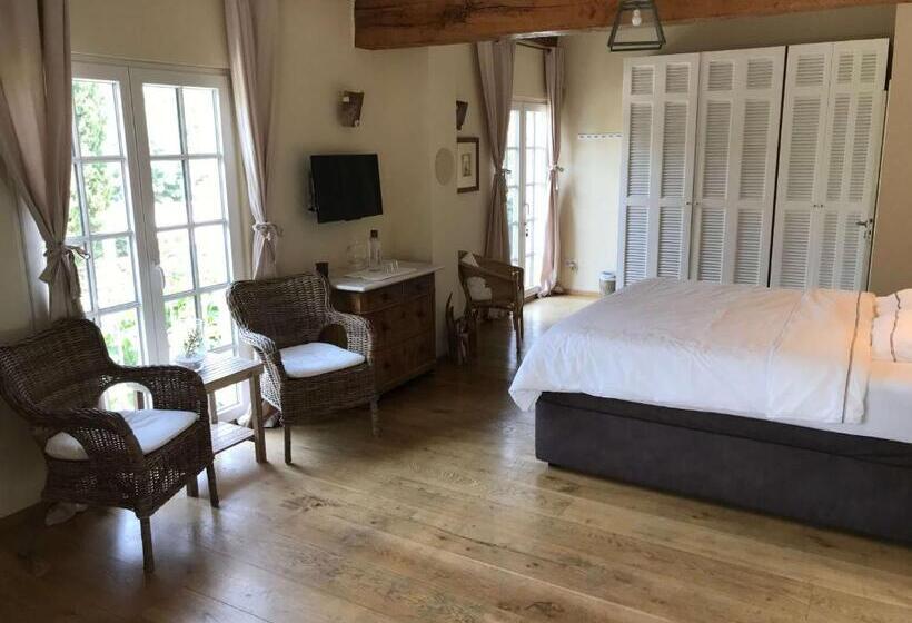 غرفة سوبيريور مطلة على حمام السباحة, Villa La Begude   Boutique Luxury B&b