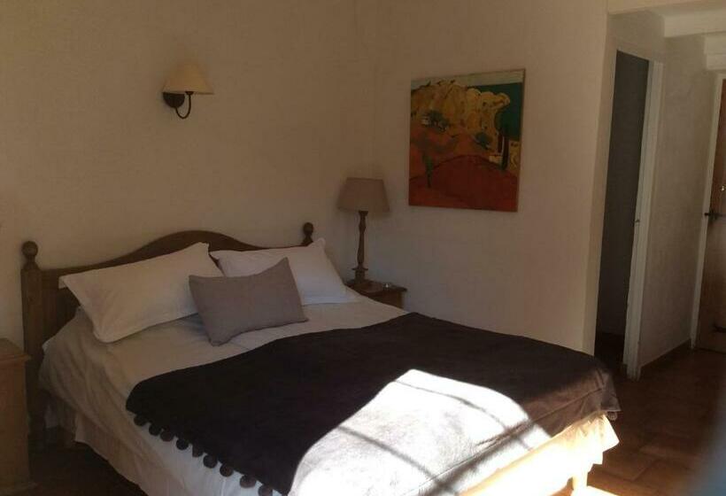 四人标准间, Clos Des Iris