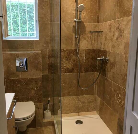 舒适型房间, Clos Des Iris