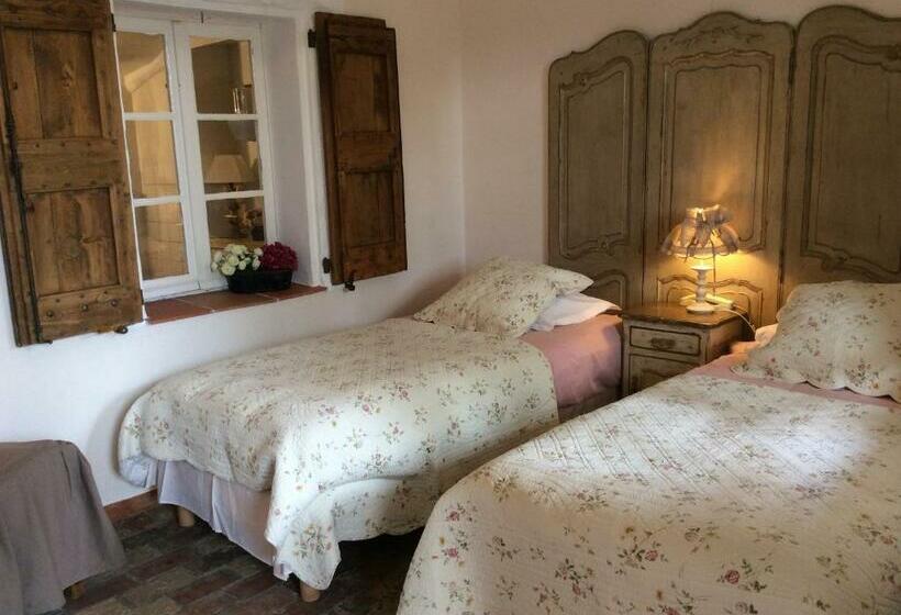 标准间, Clos Des Iris