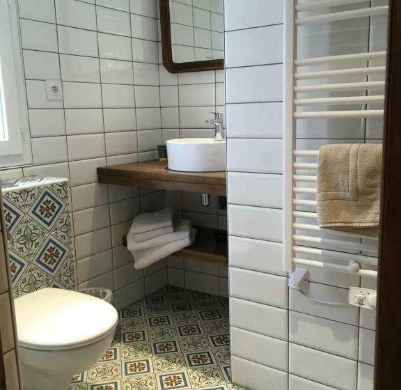 舒适型房间, Clos Des Iris