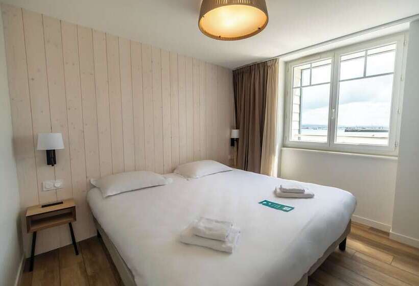 带海景的标准工作室, De La Baie