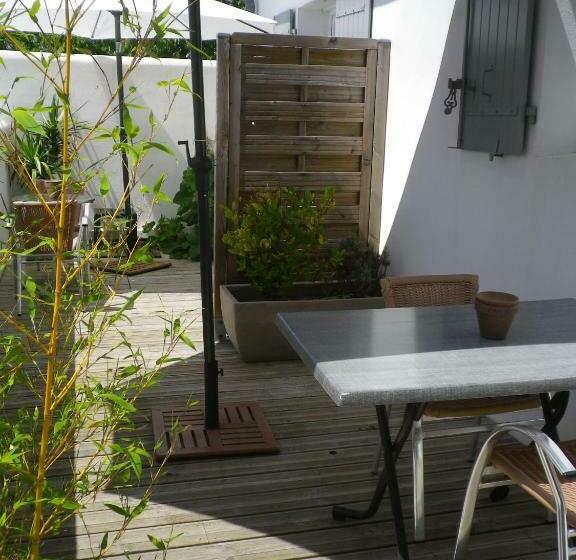 إستوديو قياسى مزودة بتراس, Fleur De Ré