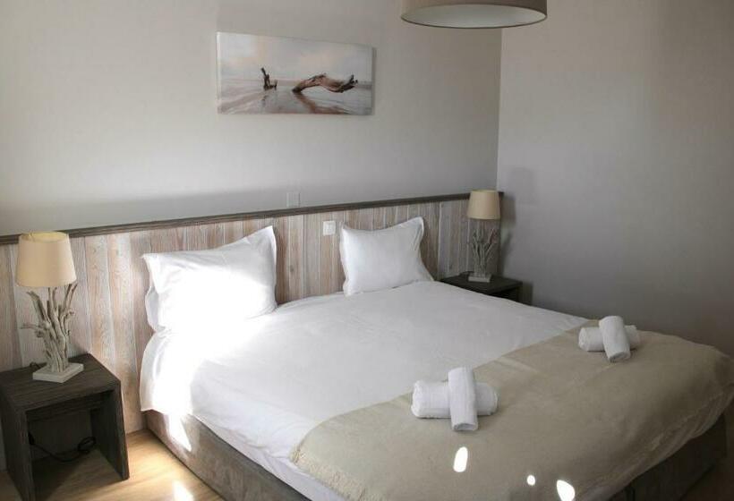 إستوديو قياسى مزودة بتراس, Fleur De Ré