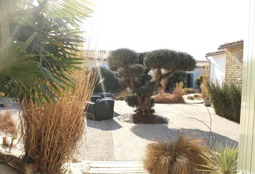 Perhestudio, Fleur De Ré