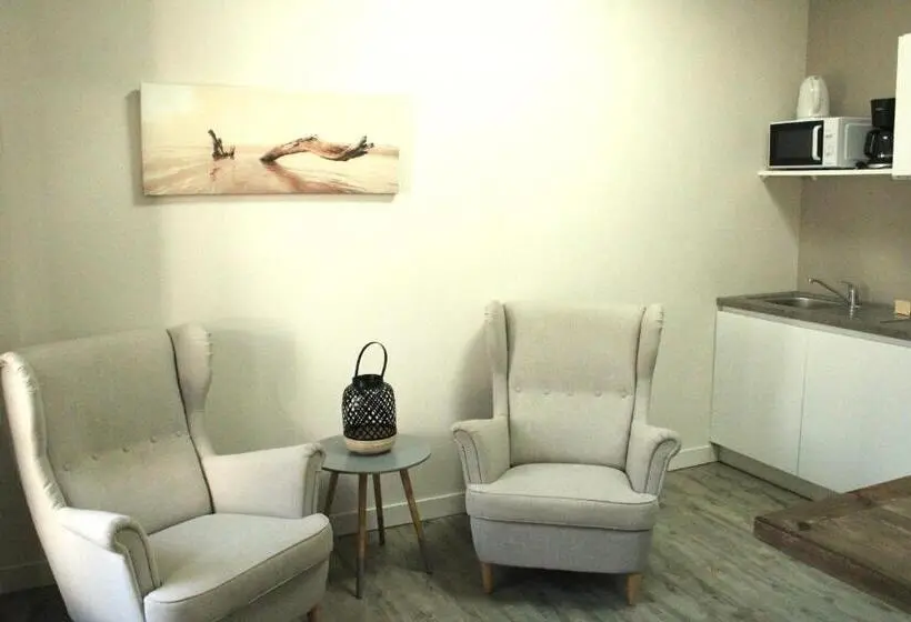 Perhestudio, Fleur De Ré