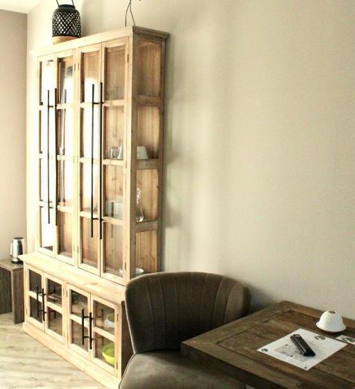 إستديو عائلى, Fleur De Ré